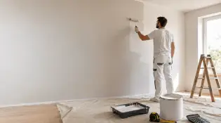 Сколько краски нужно на 1 м²: расчёт расхода для стен, потолка и фасада